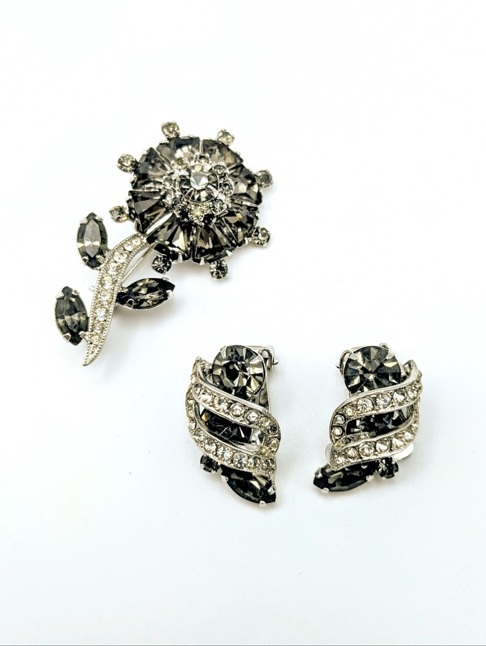 Rare 1950s Weiss Signed Black Diamond Rhinestone Flower Set